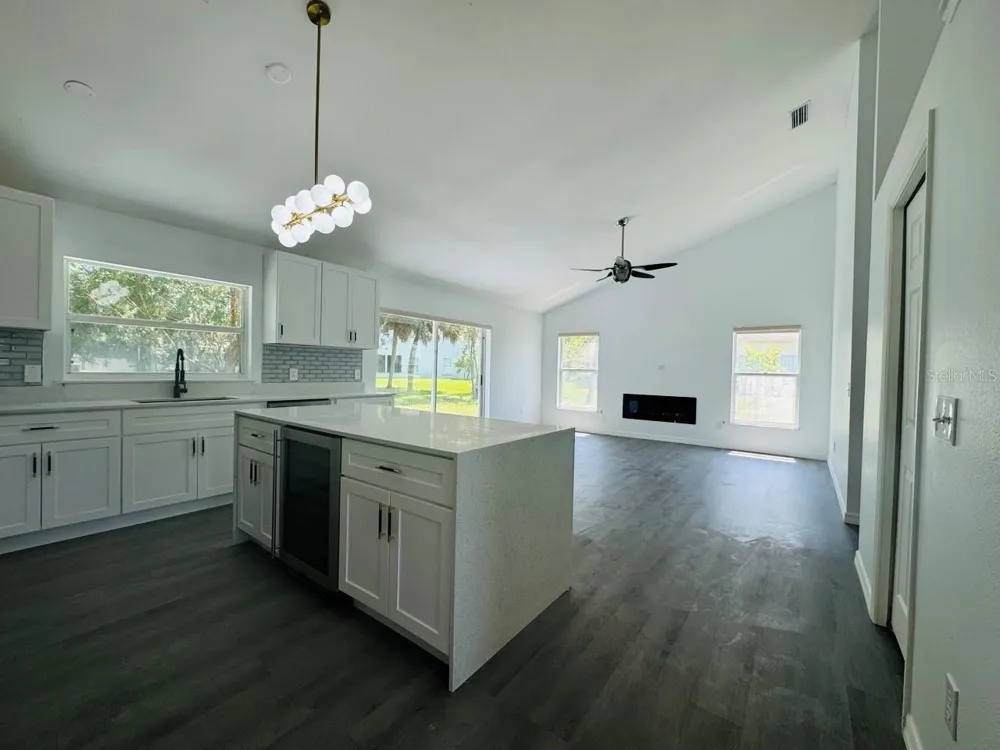 215 HOLLOWBROOK CIRCLE Daytona Beach, FL 32114