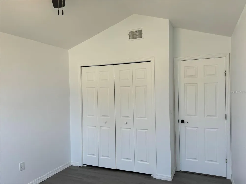 215 HOLLOWBROOK CIRCLE Daytona Beach, FL 32114