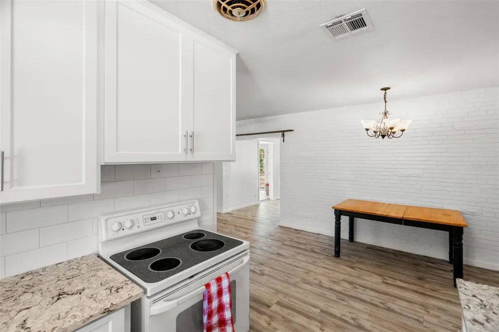 2027 E VALENCIA WAY E Clearwater, FL 33764