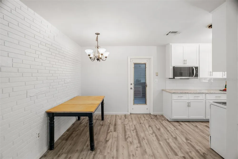 2027 E VALENCIA WAY E Clearwater, FL 33764
