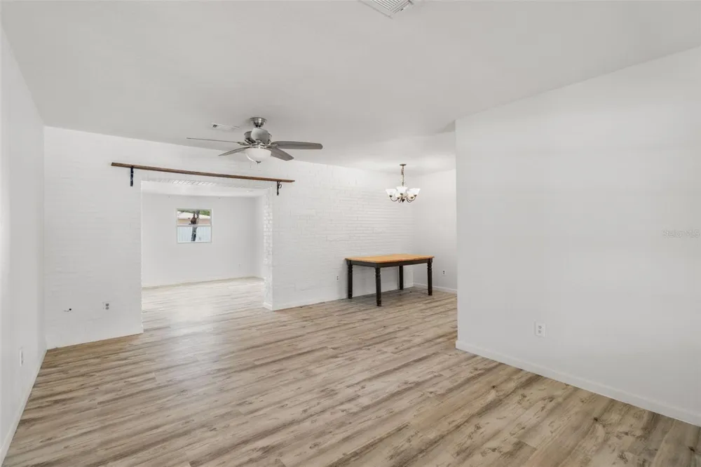2027 E VALENCIA WAY E Clearwater, FL 33764