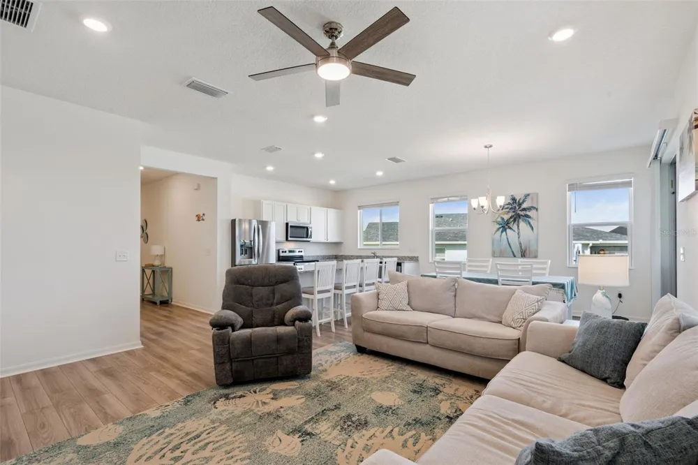 1682 LITTLELEAF BOXWOOD LOOP Mascotte, FL 34753
