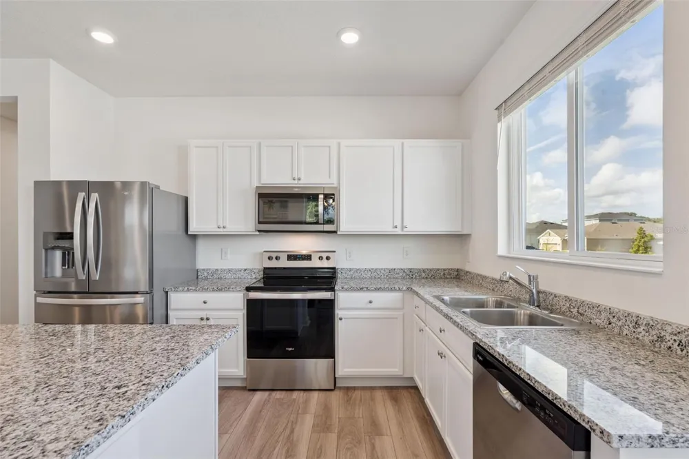 1682 LITTLELEAF BOXWOOD LOOP Mascotte, FL 34753