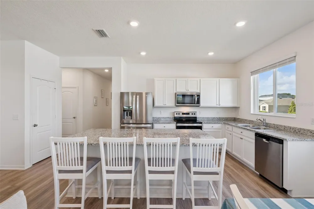 1682 LITTLELEAF BOXWOOD LOOP Mascotte, FL 34753