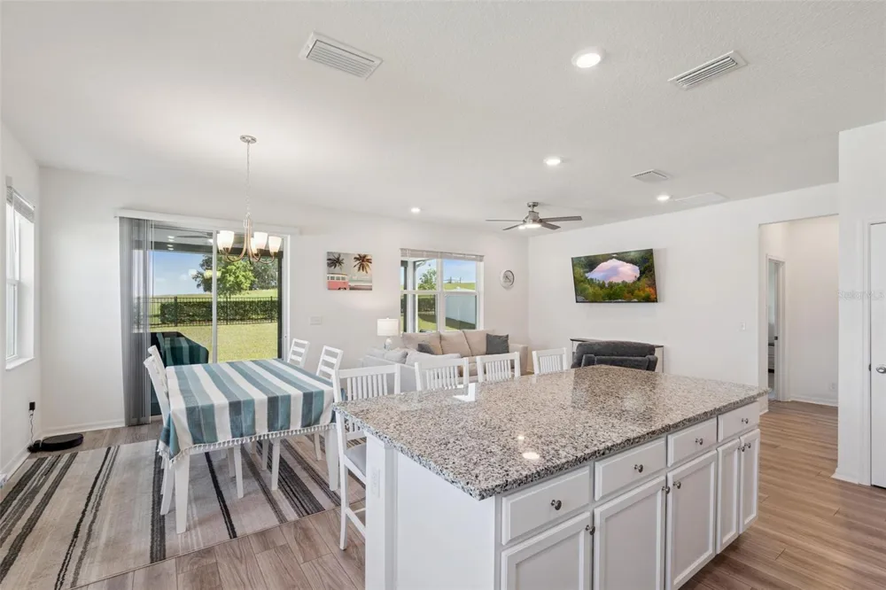 1682 LITTLELEAF BOXWOOD LOOP Mascotte, FL 34753