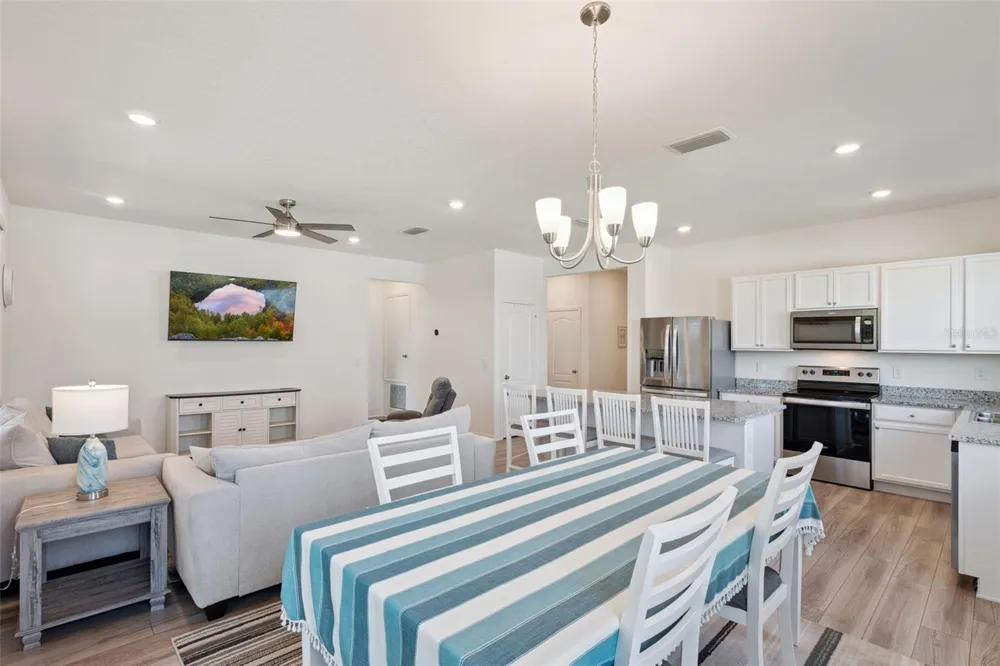 1682 LITTLELEAF BOXWOOD LOOP Mascotte, FL 34753