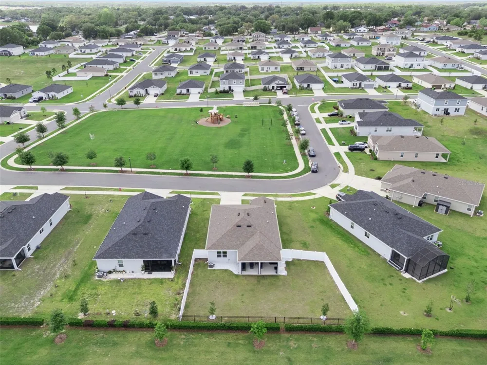 1682 LITTLELEAF BOXWOOD LOOP Mascotte, FL 34753