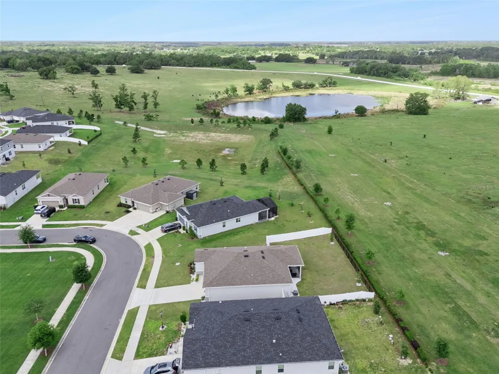 1682 LITTLELEAF BOXWOOD LOOP Mascotte, FL 34753