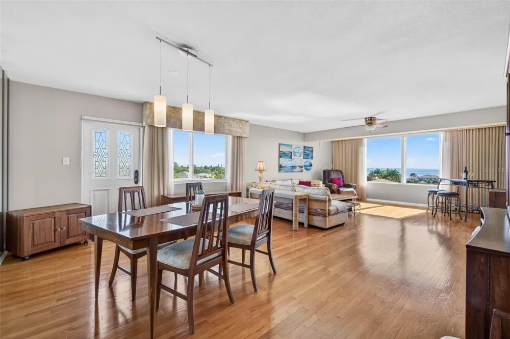 1365 SNELL ISLE BOULEVARD NE #6A St Petersburg, FL 33704