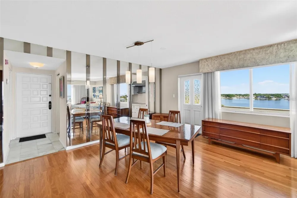 1365 SNELL ISLE BOULEVARD NE #6A St Petersburg, FL 33704
