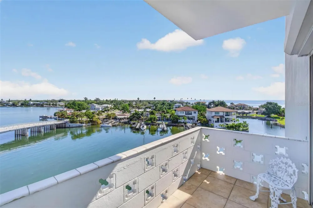 1365 SNELL ISLE BOULEVARD NE #6A St Petersburg, FL 33704