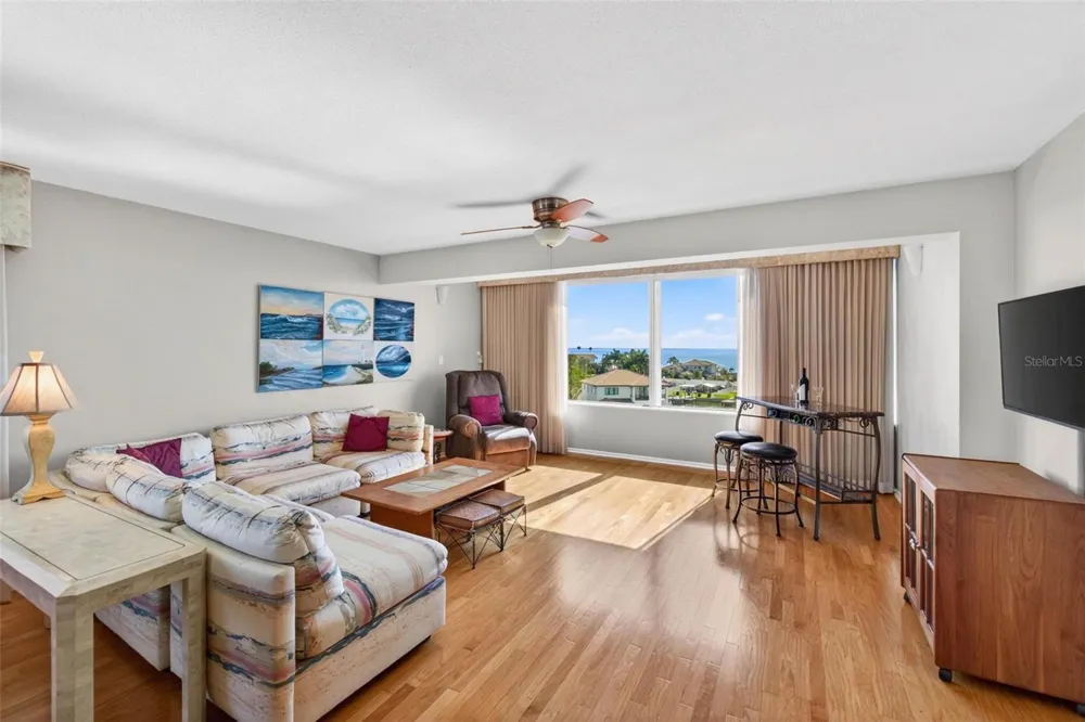1365 SNELL ISLE BOULEVARD NE #6A St Petersburg, FL 33704