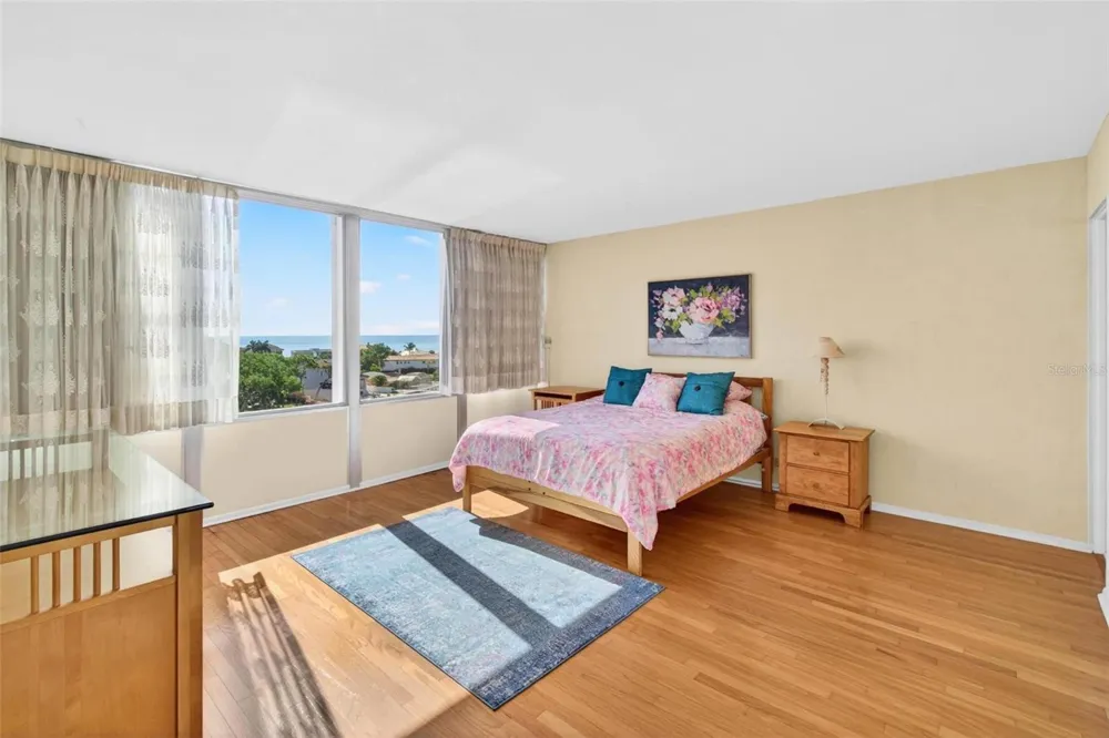1365 SNELL ISLE BOULEVARD NE #6A St Petersburg, FL 33704