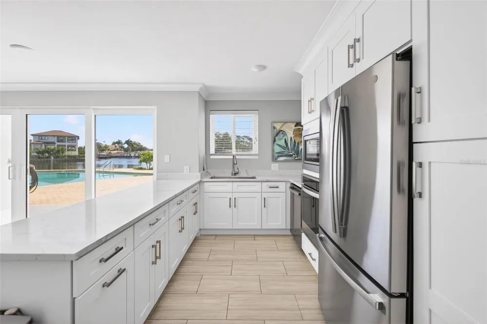 1365 SNELL ISLE BOULEVARD NE #6A St Petersburg, FL 33704
