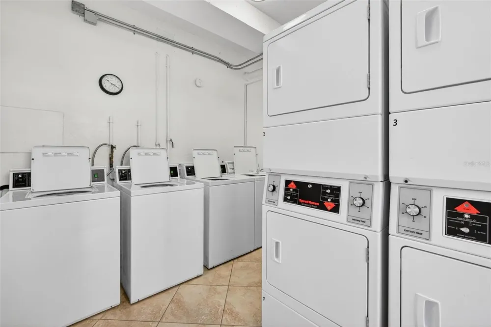 1365 SNELL ISLE BOULEVARD NE #6A St Petersburg, FL 33704