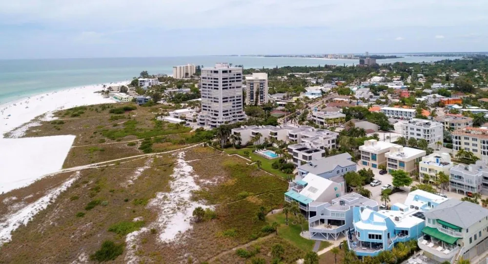 749 SIESTA DRIVE Sarasota, FL 34242