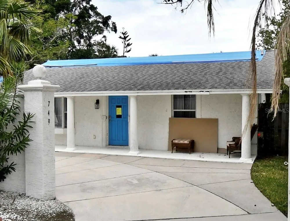 749 SIESTA DRIVE Sarasota, FL 34242
