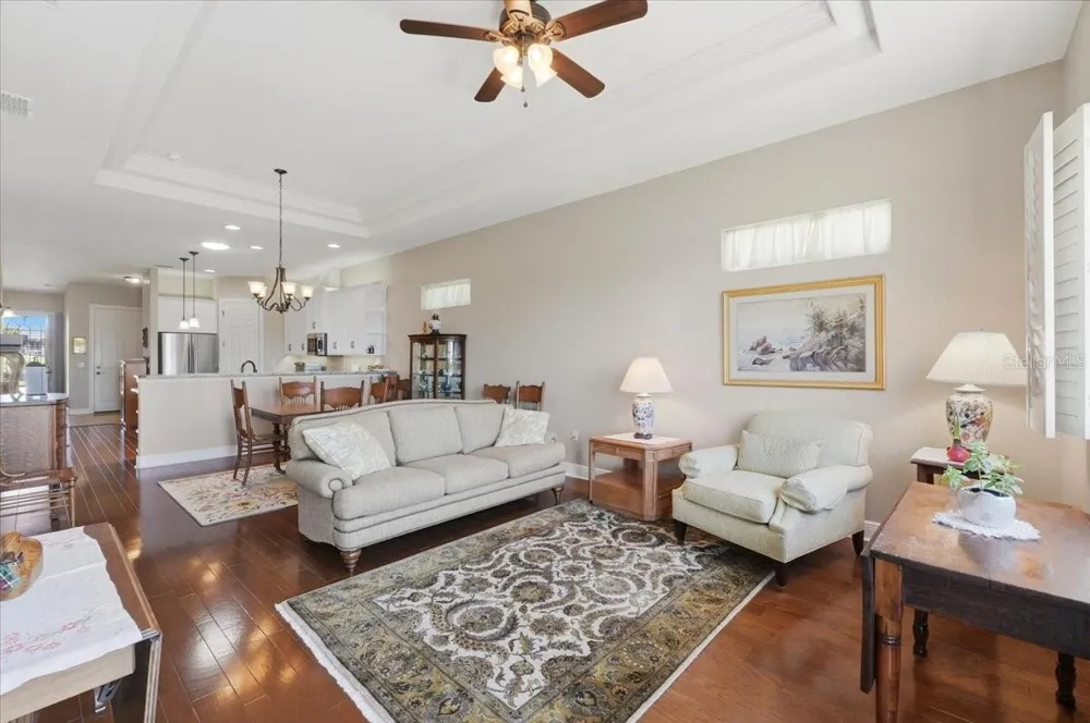 572 MEANDERING WAY Polk City, FL 33868