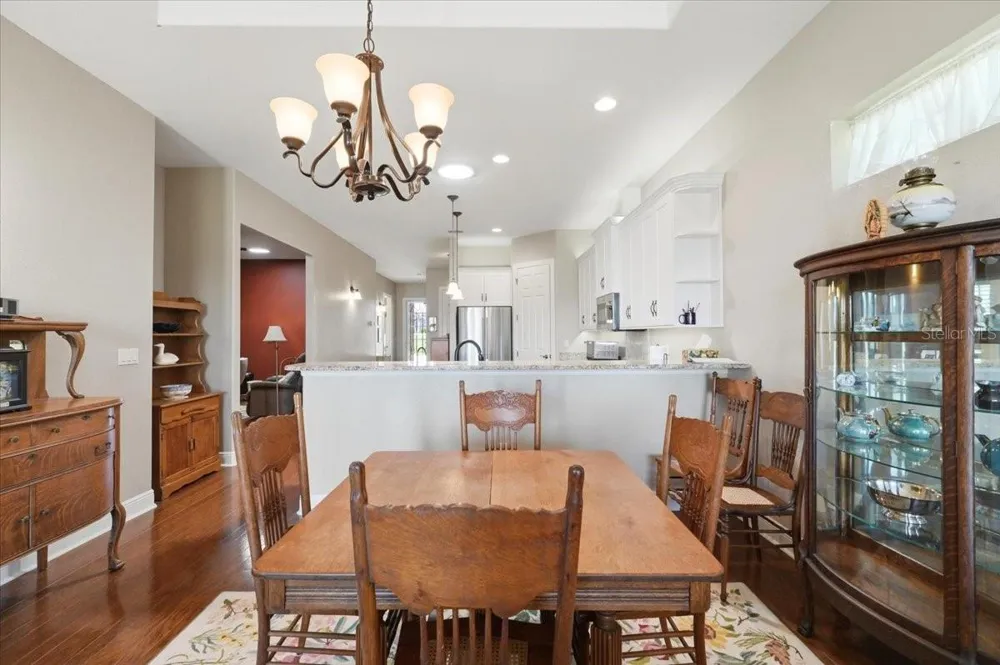 572 MEANDERING WAY Polk City, FL 33868
