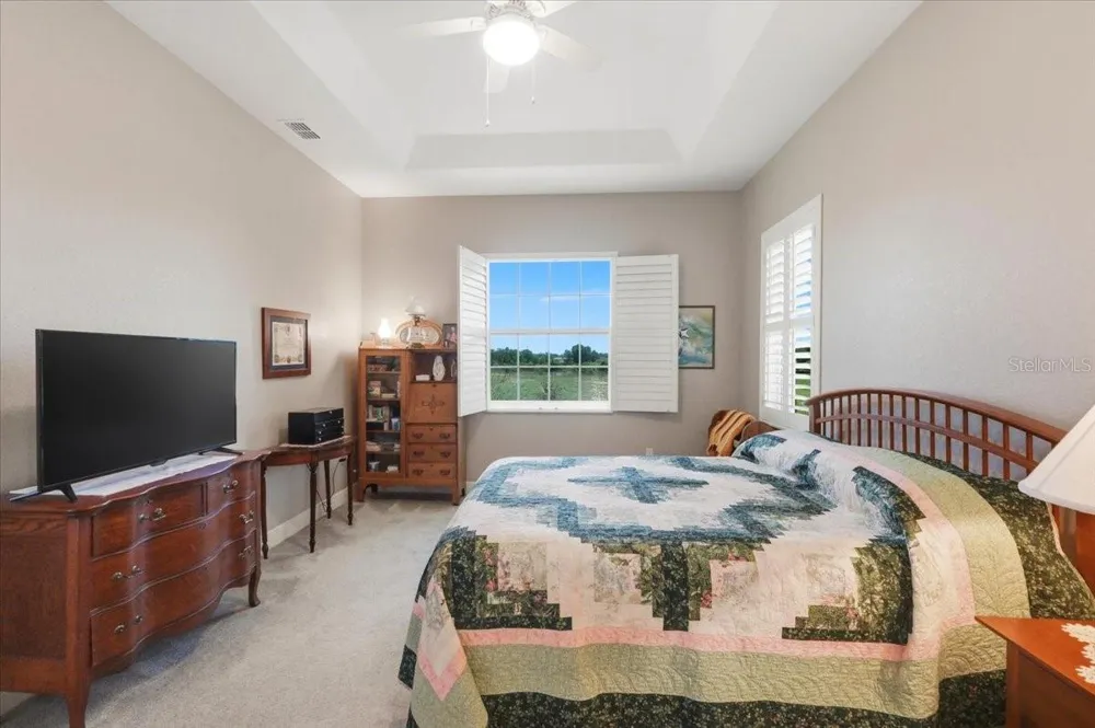 572 MEANDERING WAY Polk City, FL 33868