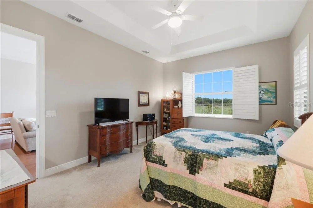 572 MEANDERING WAY Polk City, FL 33868
