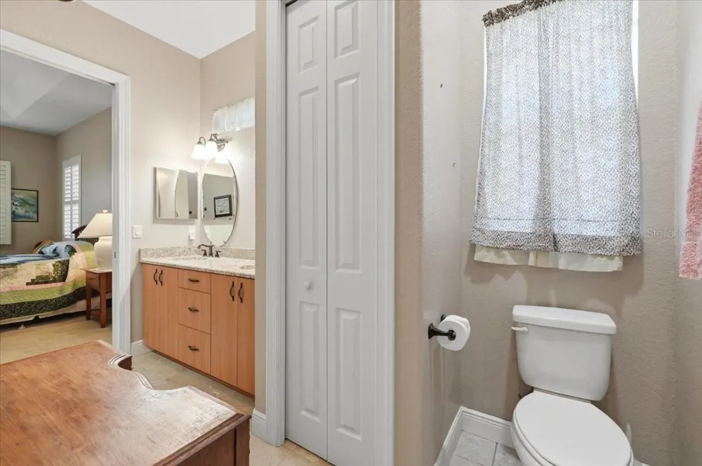 572 MEANDERING WAY Polk City, FL 33868