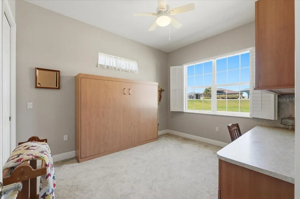 572 MEANDERING WAY Polk City, FL 33868