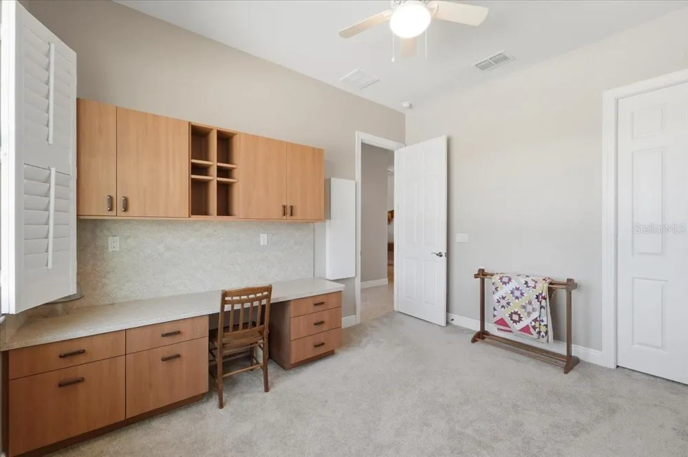 572 MEANDERING WAY Polk City, FL 33868