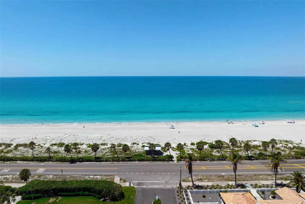 581 ROUNTREE DRIVE Longboat Key, FL 34228