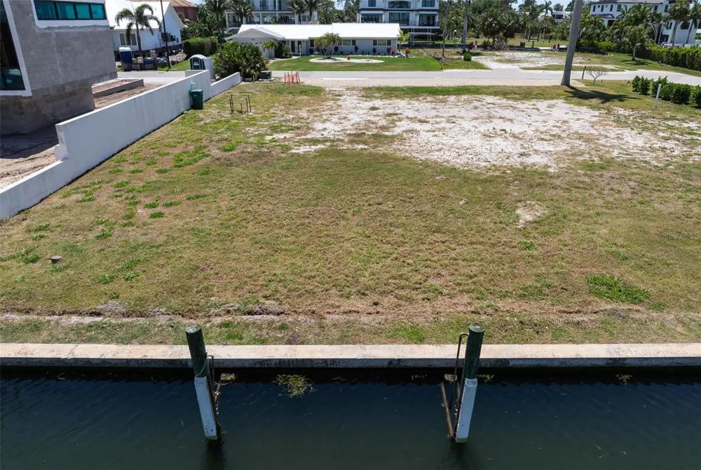 581 ROUNTREE DRIVE Longboat Key, FL 34228