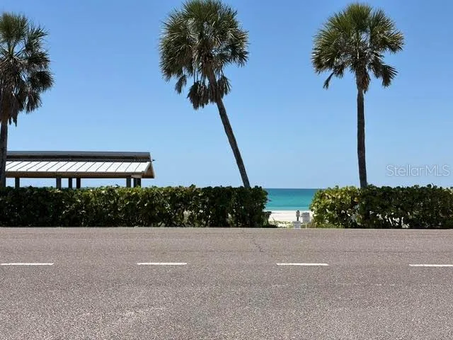 581 ROUNTREE DRIVE Longboat Key, FL 34228