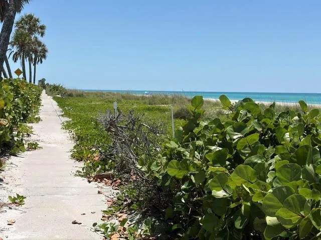 581 ROUNTREE DRIVE Longboat Key, FL 34228