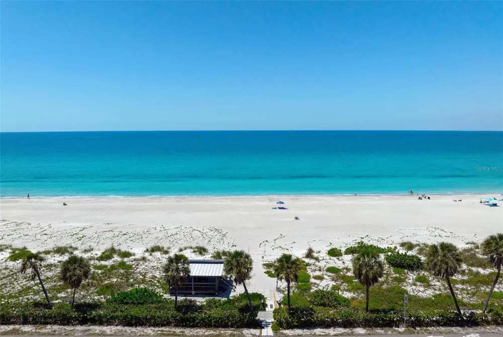 581 ROUNTREE DRIVE Longboat Key, FL 34228