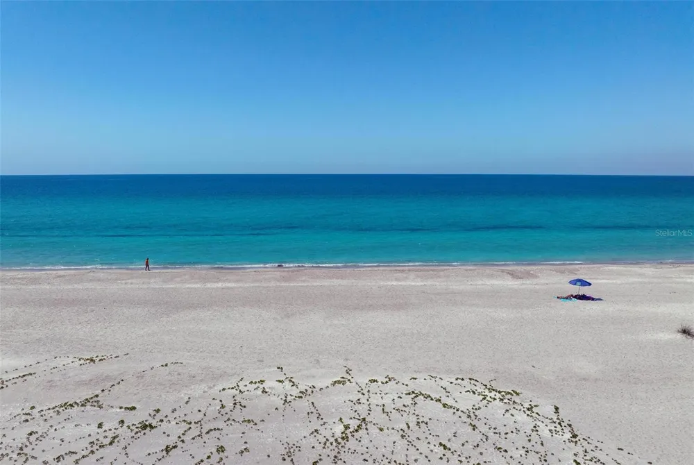 581 ROUNTREE DRIVE Longboat Key, FL 34228