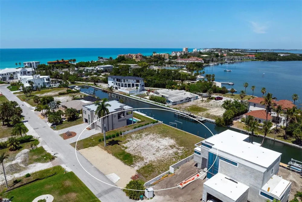 581 ROUNTREE DRIVE Longboat Key, FL 34228