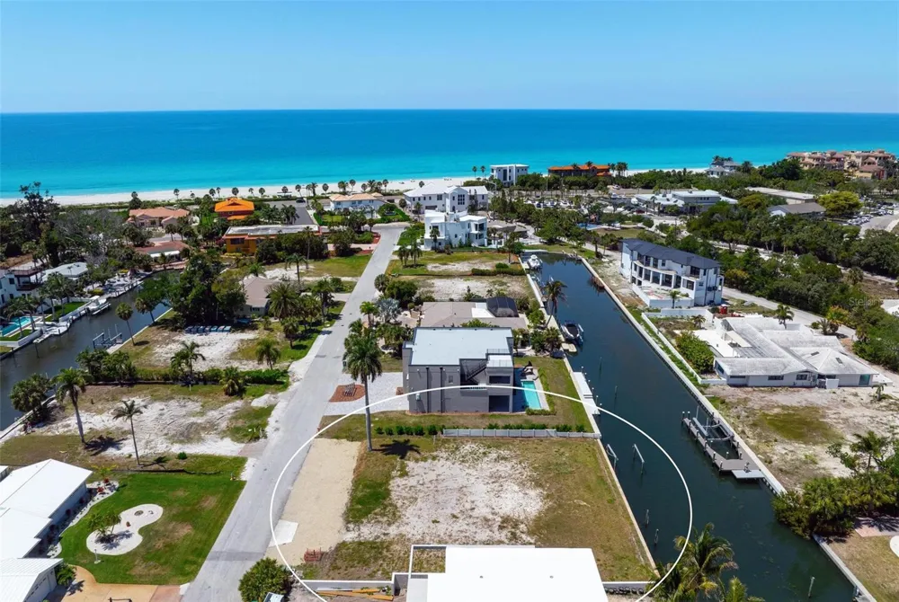 581 ROUNTREE DRIVE Longboat Key, FL 34228
