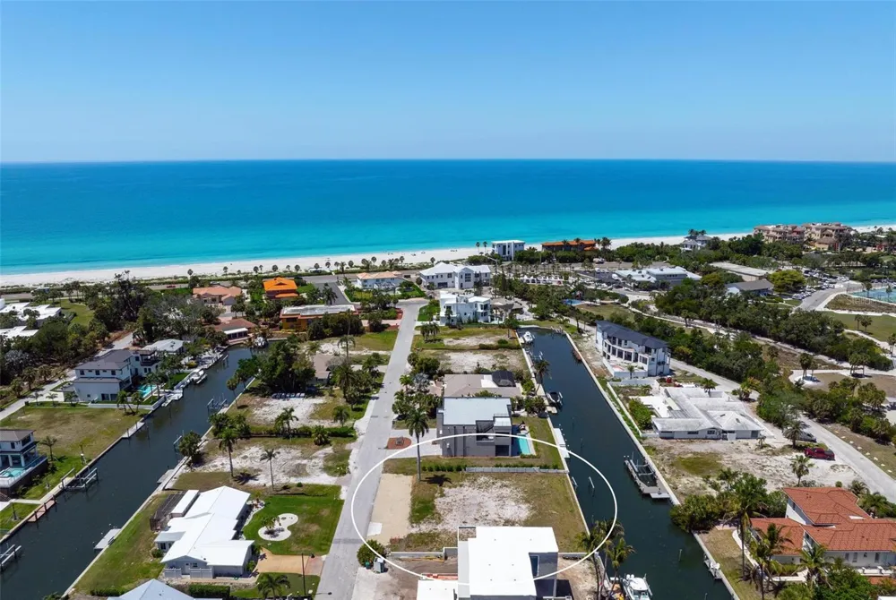 581 ROUNTREE DRIVE Longboat Key, FL 34228