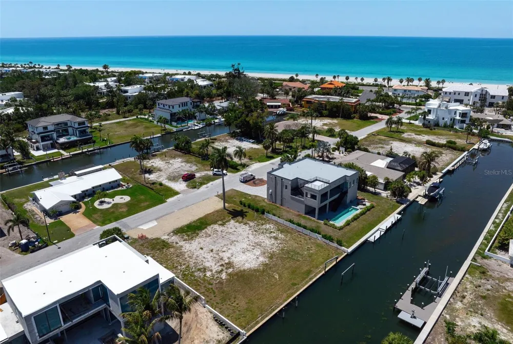 581 ROUNTREE DRIVE Longboat Key, FL 34228