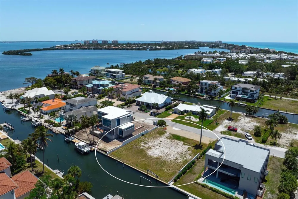 581 ROUNTREE DRIVE Longboat Key, FL 34228