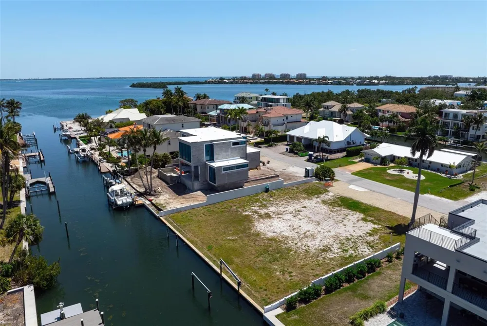 581 ROUNTREE DRIVE Longboat Key, FL 34228