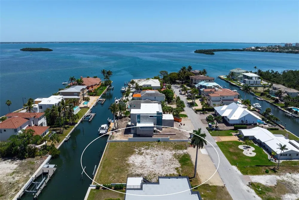581 ROUNTREE DRIVE Longboat Key, FL 34228