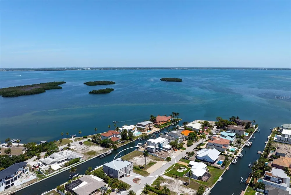 581 ROUNTREE DRIVE Longboat Key, FL 34228