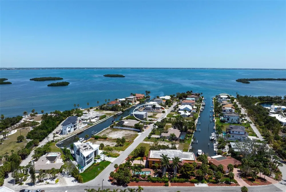 581 ROUNTREE DRIVE Longboat Key, FL 34228