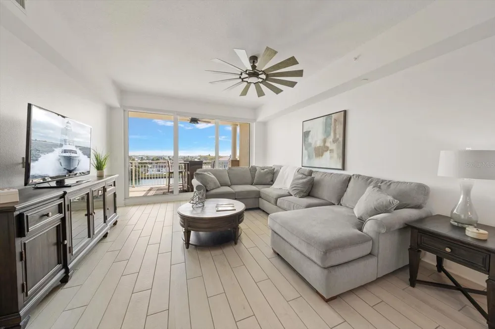 125 ISLAND WAY #402 Clearwater Beach, FL 33767