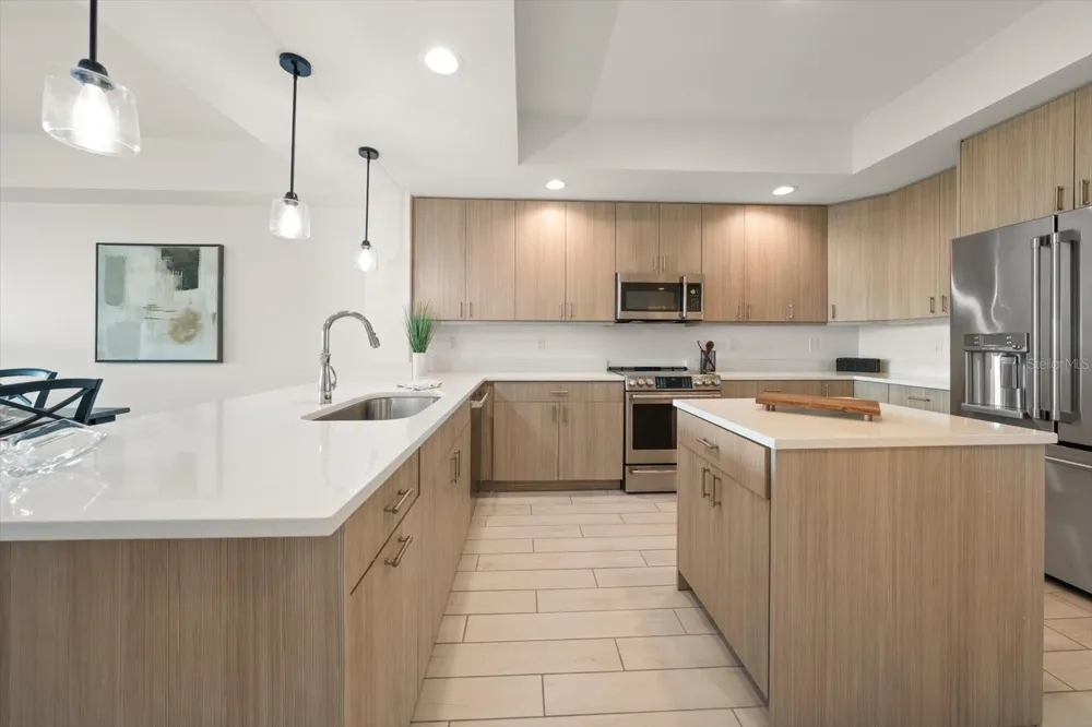 125 ISLAND WAY #402 Clearwater Beach, FL 33767