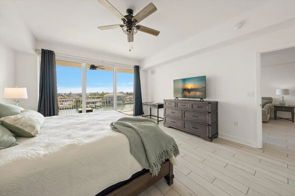 125 ISLAND WAY #402 Clearwater Beach, FL 33767