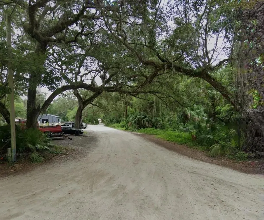 1877 TURTLE HILL ROAD Deltona, FL 32725