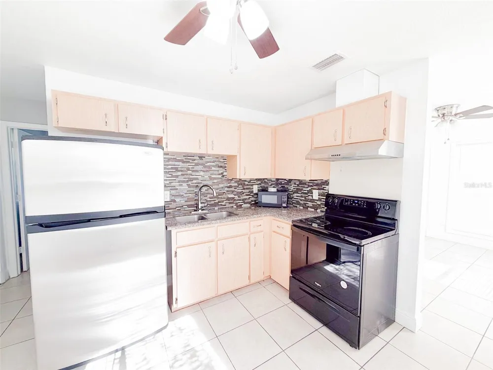 407 W BELLA VISTA STREET Lakeland, FL 33805