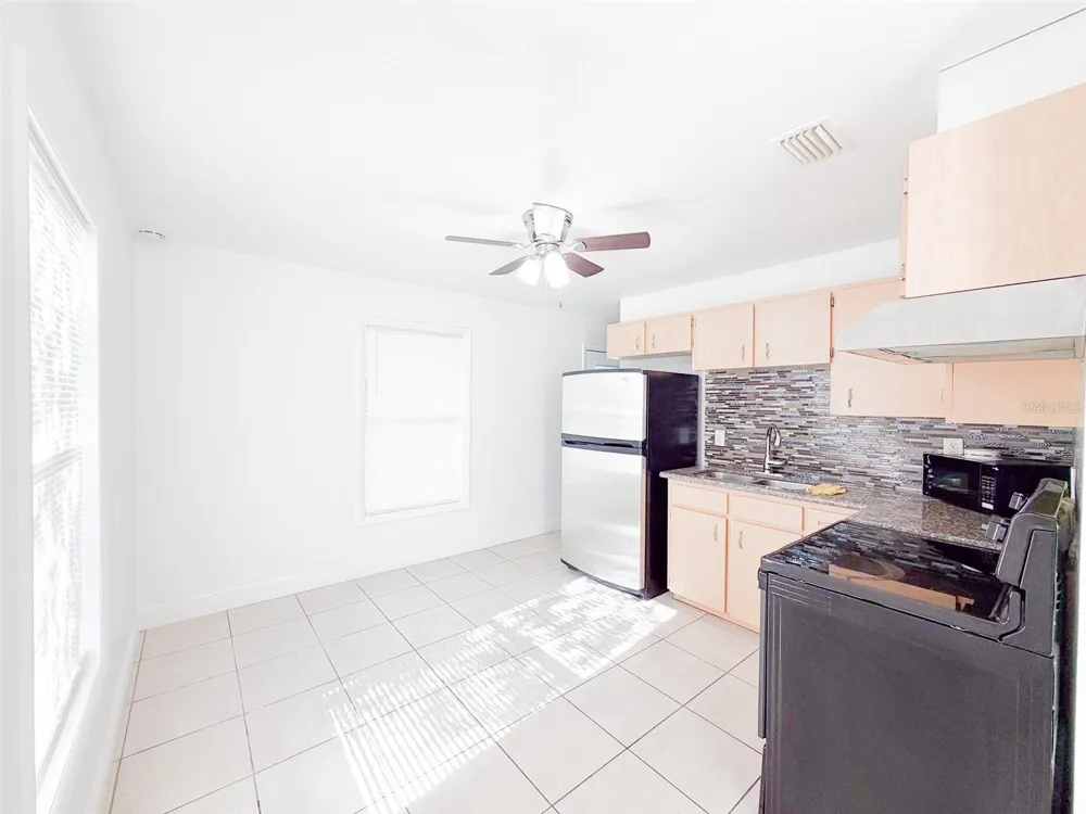 407 W BELLA VISTA STREET Lakeland, FL 33805