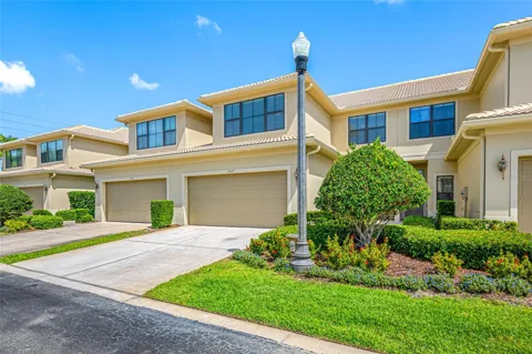2527 SILVERBACK COURT